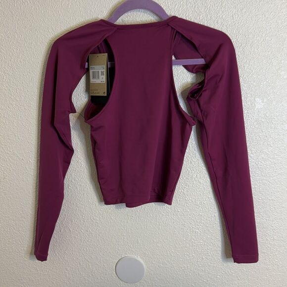 NWT- NIKE-Women's Dri-fit Stealth Evaporation City Ready Long-sleeve-Red-Size XS - Picture 6 of 10